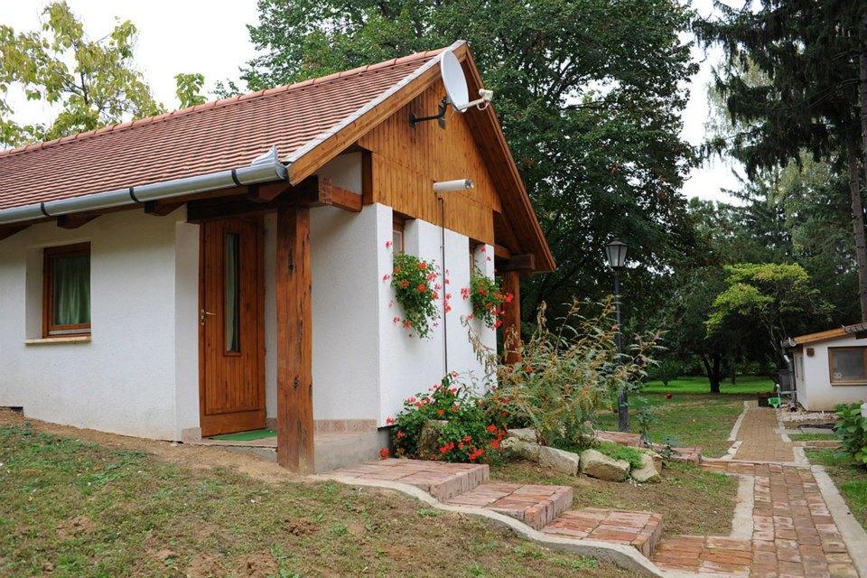 Kastelyszallo Mateszalka Bed and Breakfast Eksteriør billede